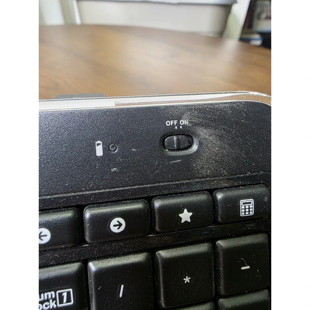 Logitech K520 Wireless Illuminated Keyboard Backlit Full Size Black‎ Y-R0011 F3